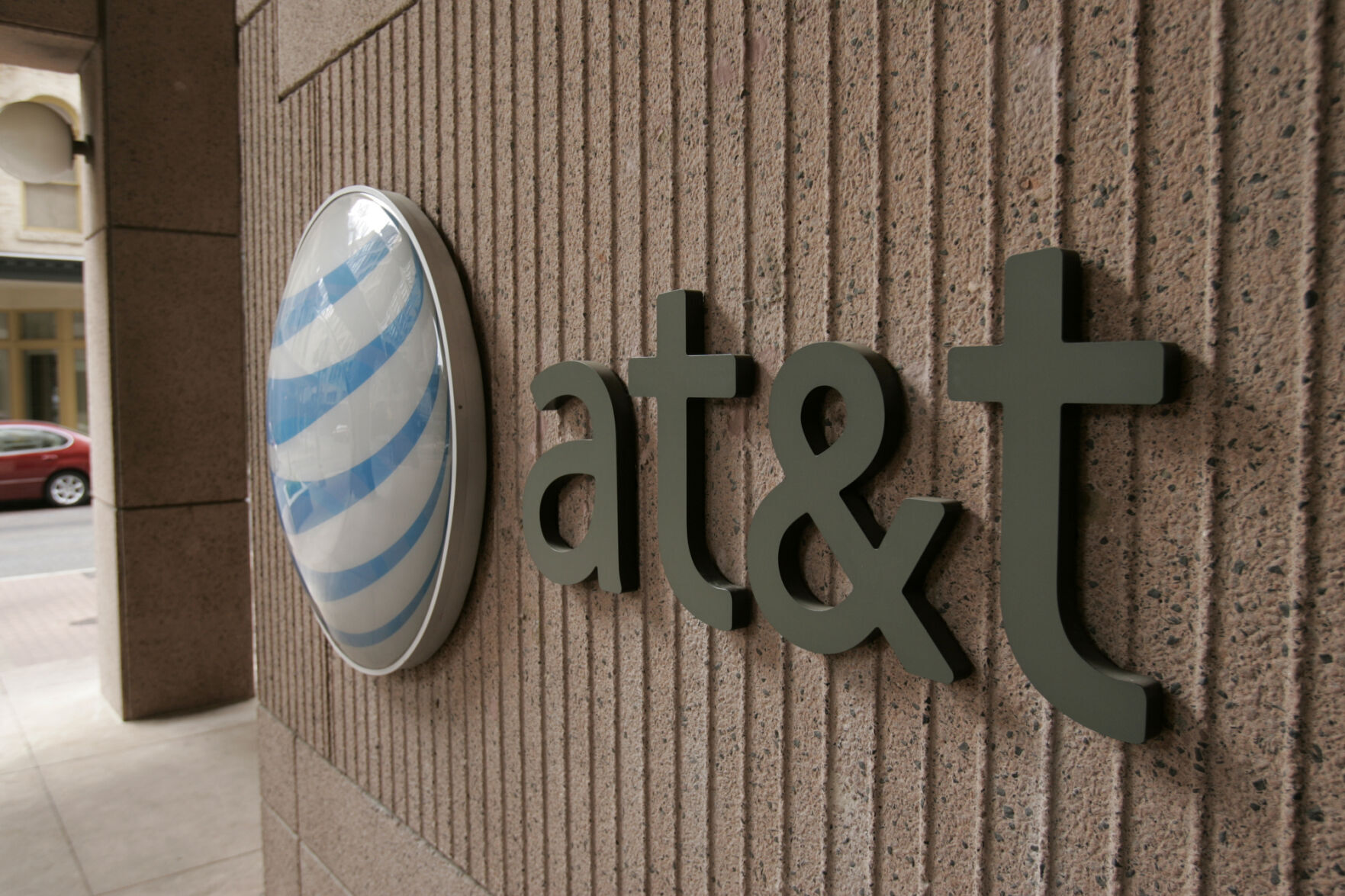 2006: AT&T